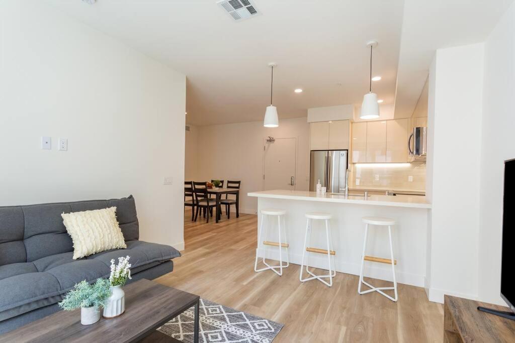 Cozy Apartment Unit With Great Amenities At Ktown Los Angeles Eksteriør billede